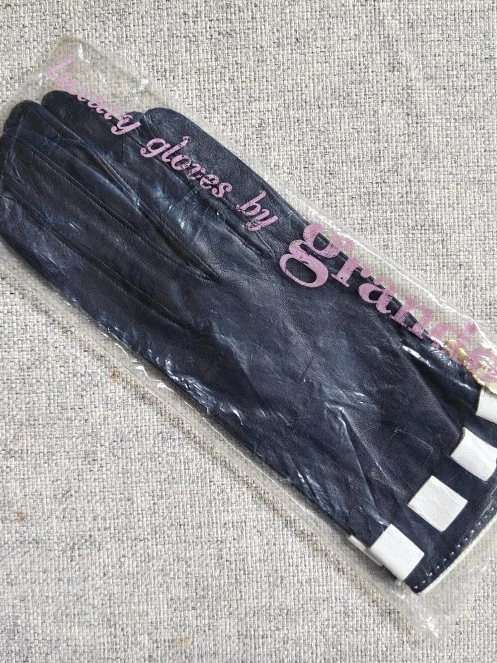 Grandoe vintage women